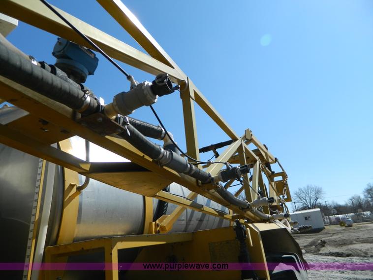 image for item D8914 1984 Terra Gator 1664 self propelled sprayer