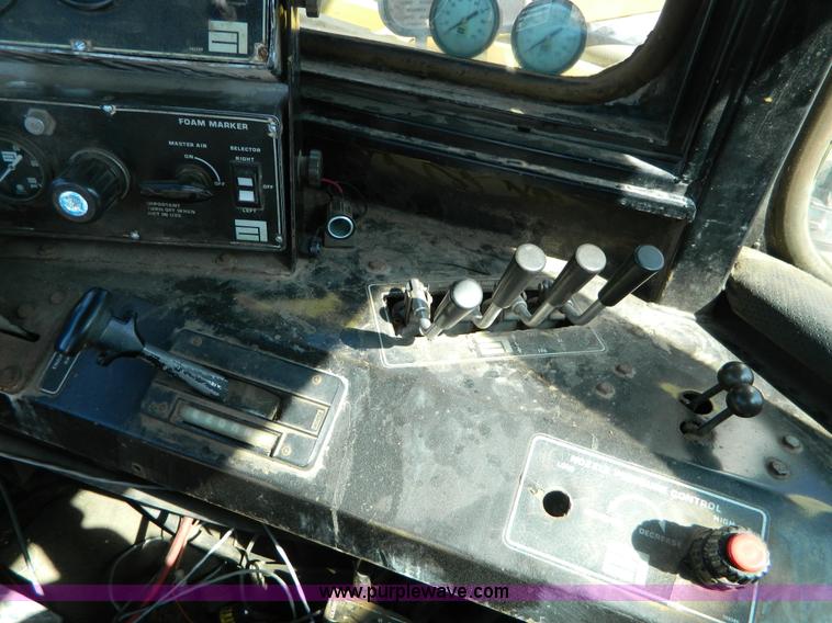 image for item D8914 1984 Terra Gator 1664 self propelled sprayer