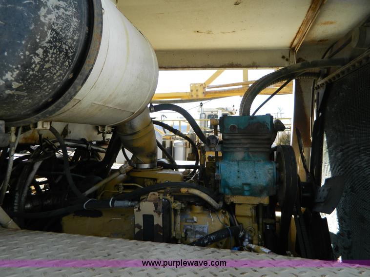 image for item D8915 1991 Mertz 4150 self propelled sprayer