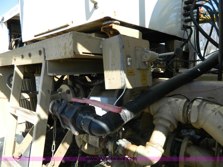 image for item D8915 1991 Mertz 4150 self propelled sprayer