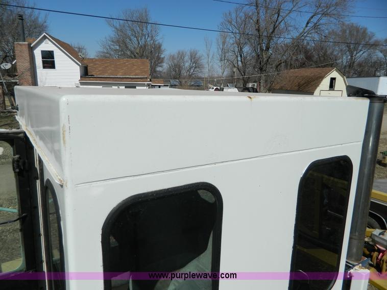 image for item D8915 1991 Mertz 4150 self propelled sprayer