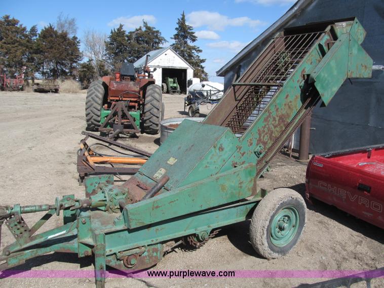 image for item G9440 Bowie Industries sprig harvestor