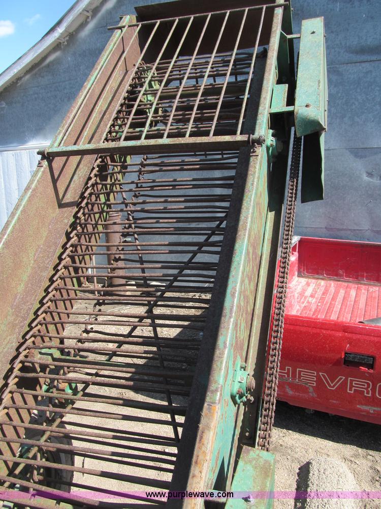 image for item G9440 Bowie Industries sprig harvestor