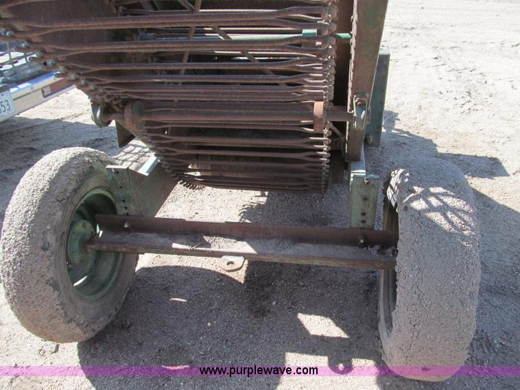 image for item G9440 Bowie Industries sprig harvestor