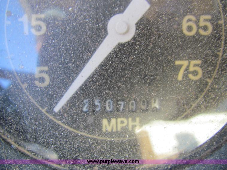 image for item I9653 1994 Ford LNT8000 spreader truck