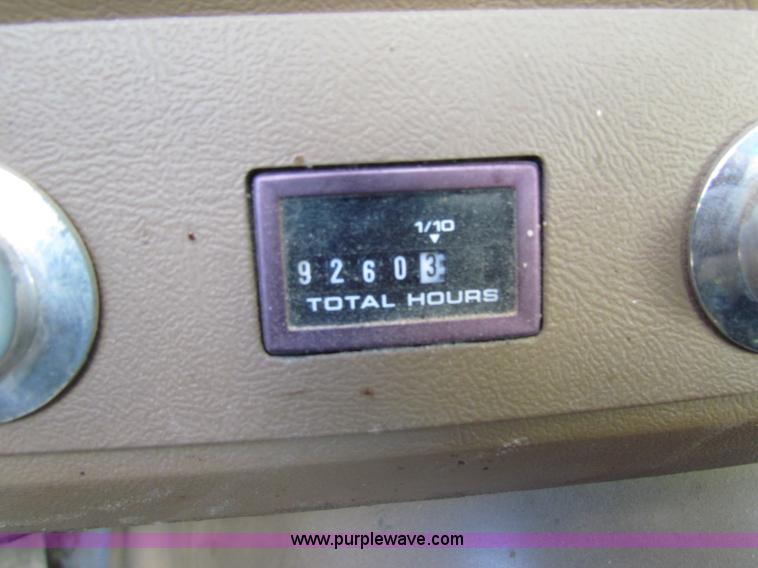 image for item I9653 1994 Ford LNT8000 spreader truck