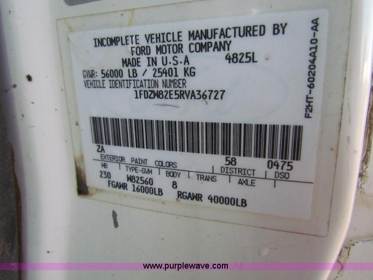 image for item I9653 1994 Ford LNT8000 spreader truck