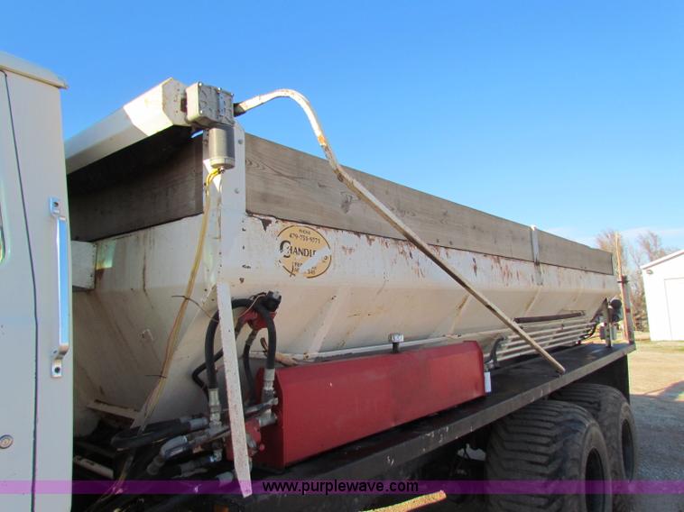 image for item I9653 1994 Ford LNT8000 spreader truck