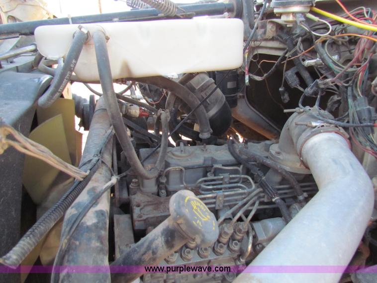 image for item I9653 1994 Ford LNT8000 spreader truck