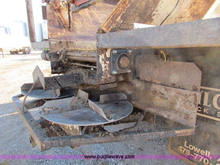 image for item I9653 1994 Ford LNT8000 spreader truck