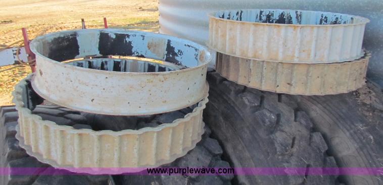 image for item I9653 1994 Ford LNT8000 spreader truck