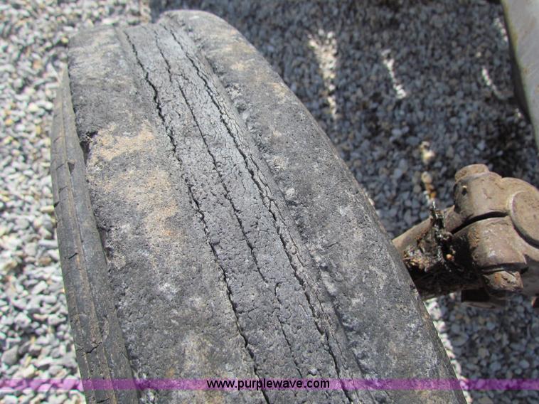 image for item I9702 Massey-Ferguson 35 tractor