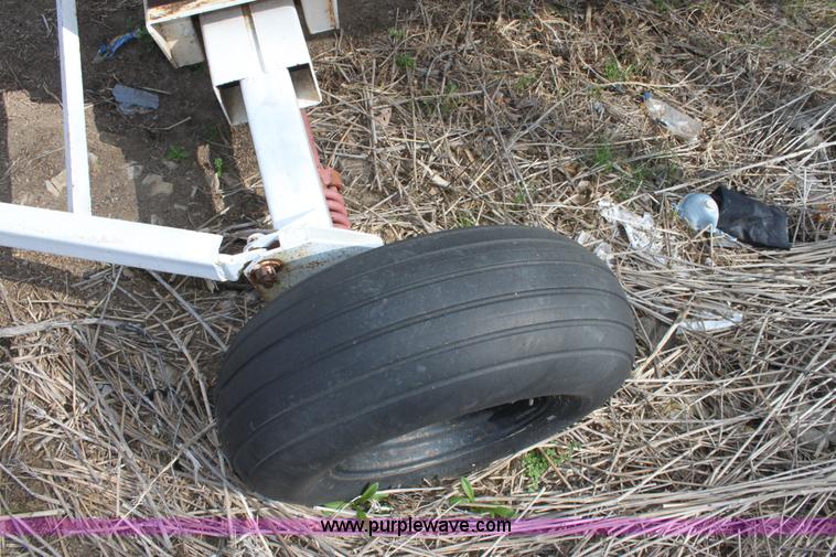 image for item L9613 1,000 gallon anhydrous ammonia tank
