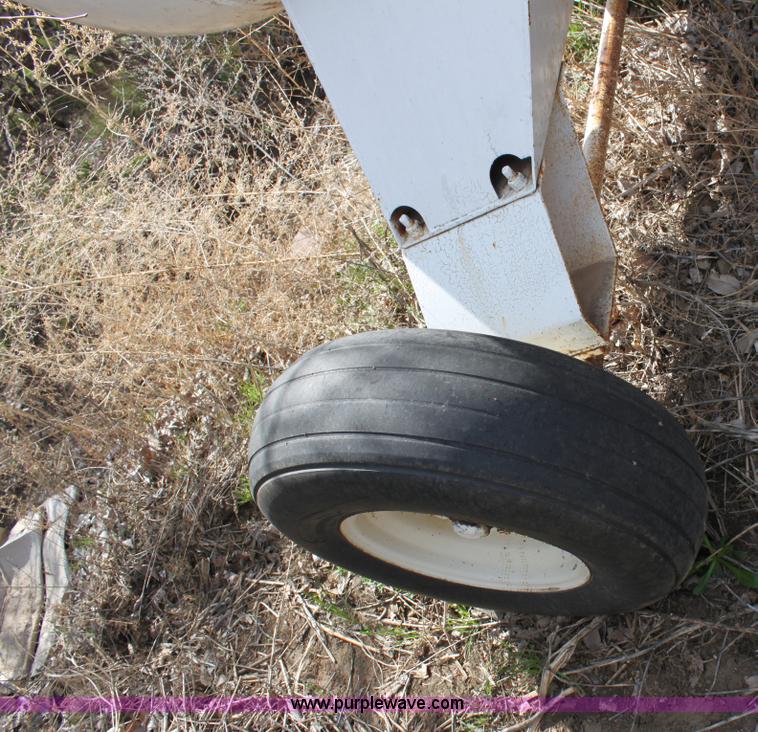 image for item L9614 1,000 gallon anhydrous ammonia tank