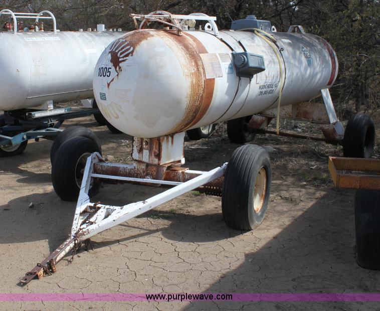 image for item L9616 1,000 gallon anhydrous ammonia tank