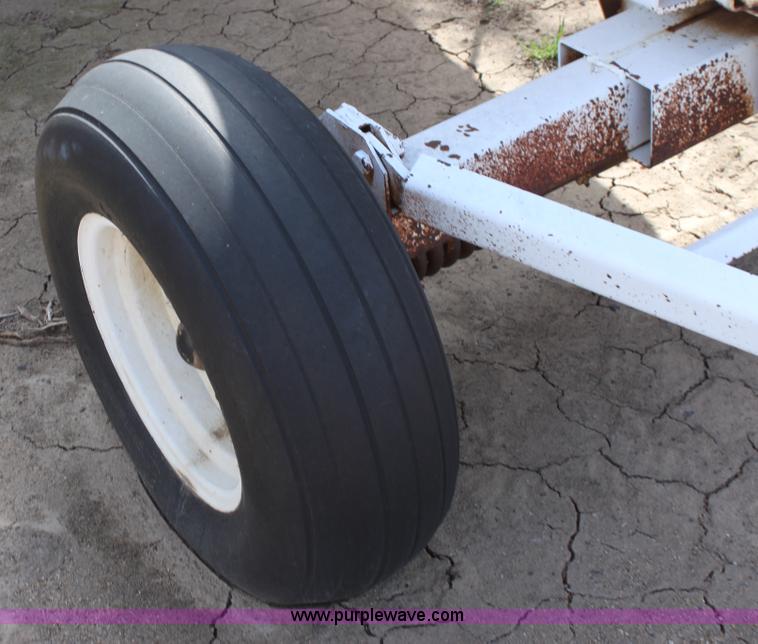 image for item L9616 1,000 gallon anhydrous ammonia tank