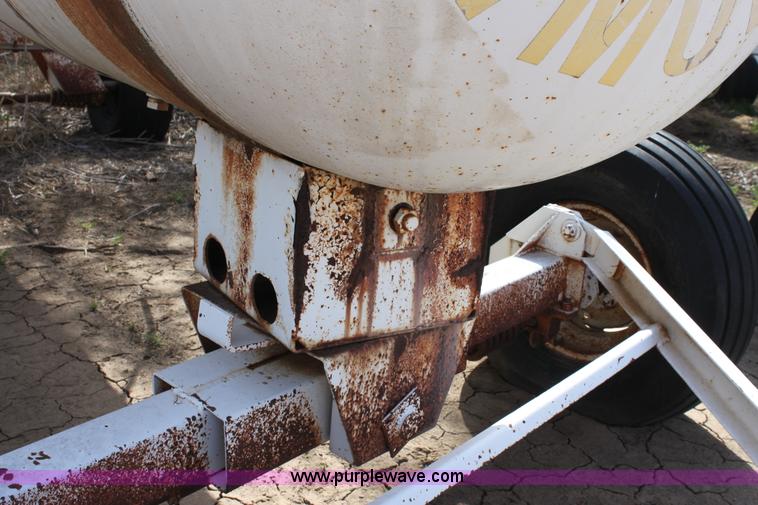 image for item L9616 1,000 gallon anhydrous ammonia tank