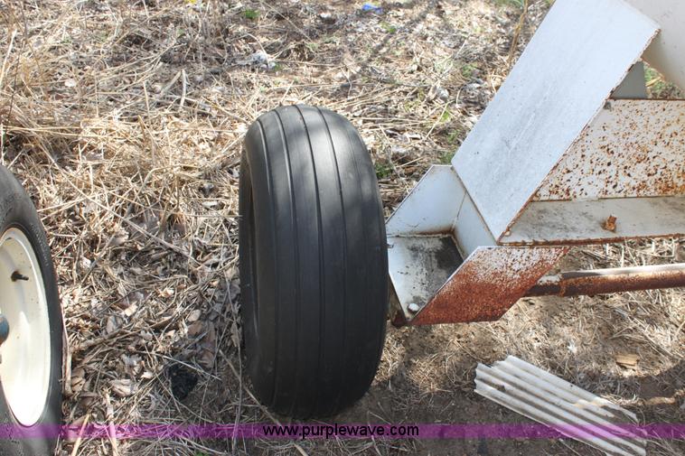 image for item L9616 1,000 gallon anhydrous ammonia tank