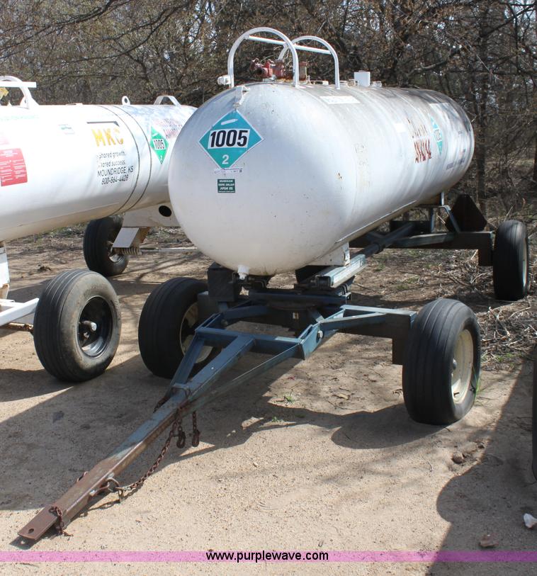 image for item L9617 1,000 gallon anhydrous ammonia tank