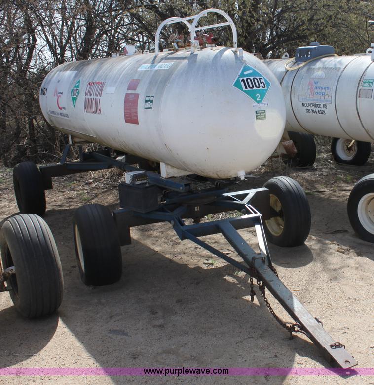 image for item L9617 1,000 gallon anhydrous ammonia tank