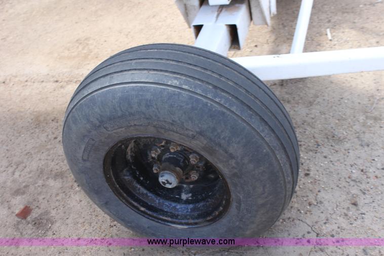 image for item L9618 1,000 gallon anhydrous ammonia tank