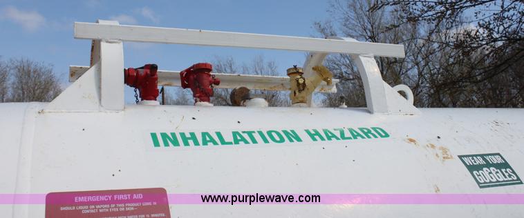 image for item L9618 1,000 gallon anhydrous ammonia tank
