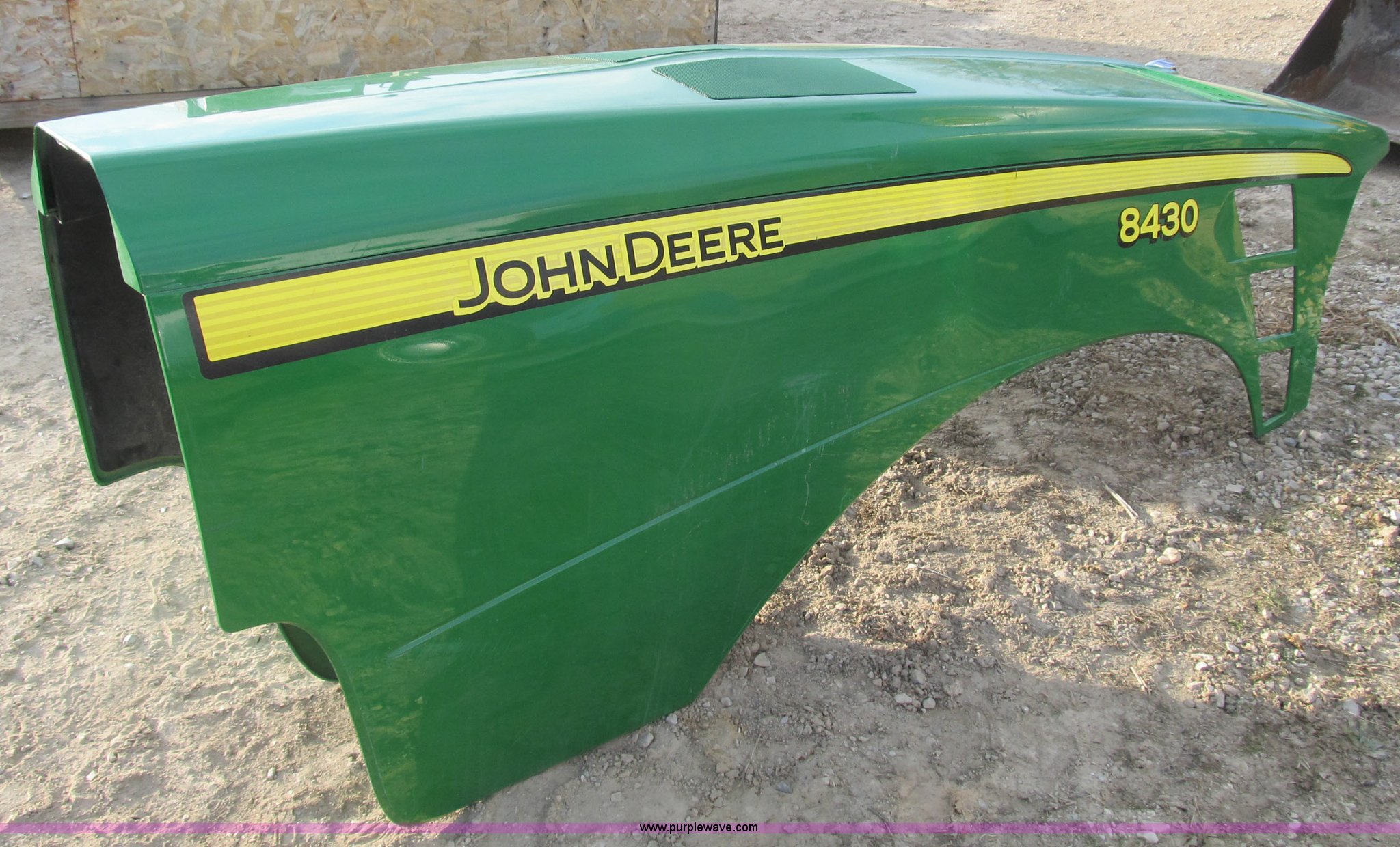 John Deere 8430 tractor hood in Shipman, IL Item D9312 sold Purple Wave