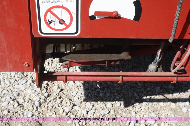 image for item A6809 1999 Case IH 8465A round baler