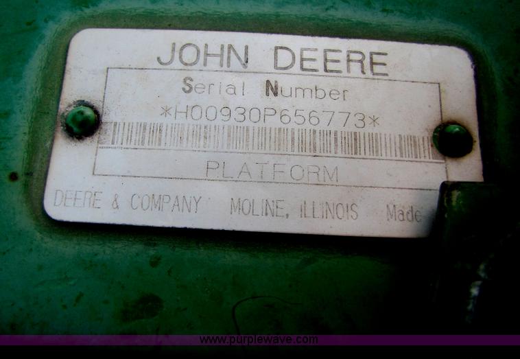 image for item B2232 John Deere 930 30' platform header