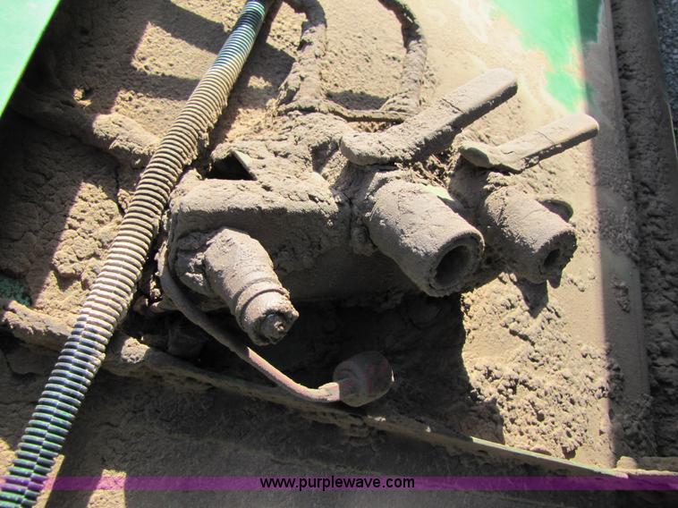 image for item B2232 John Deere 930 30' platform header