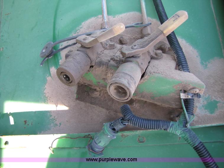 image for item B2232 John Deere 930 30' platform header