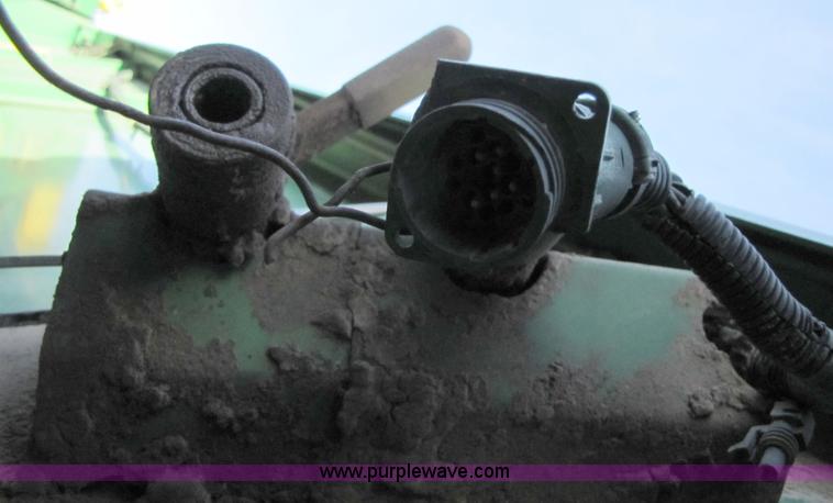 image for item B2232 John Deere 930 30' platform header