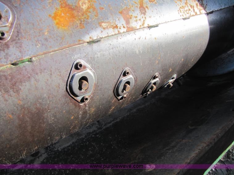 image for item B2232 John Deere 930 30' platform header