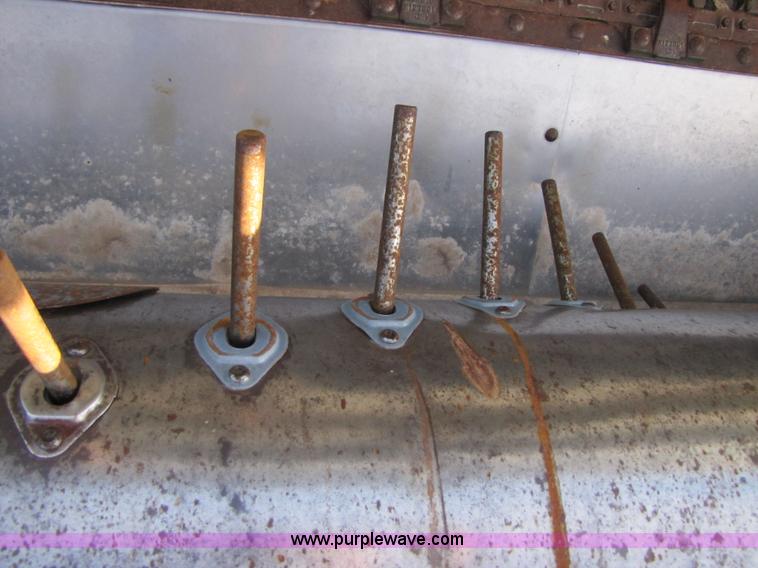 image for item B2232 John Deere 930 30' platform header