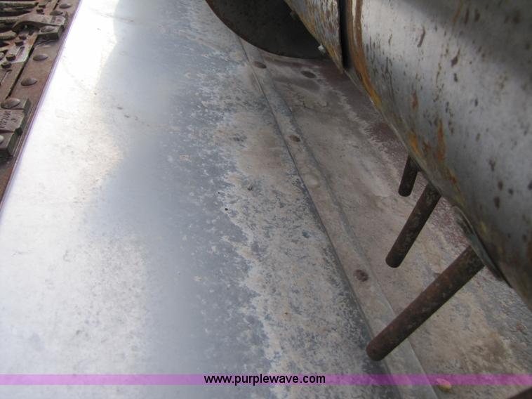 image for item B2232 John Deere 930 30' platform header