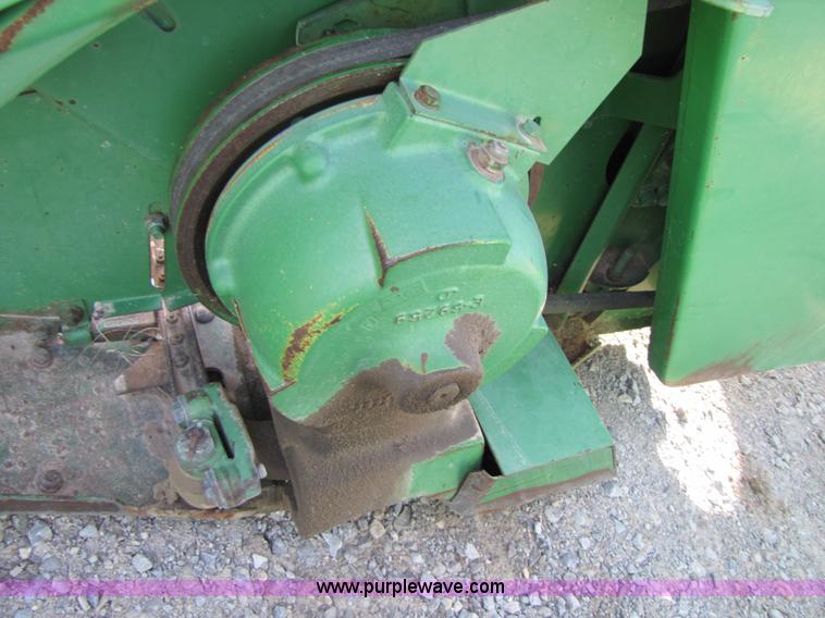 image for item B2232 John Deere 930 30' platform header