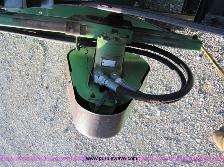 image for item B2232 John Deere 930 30' platform header
