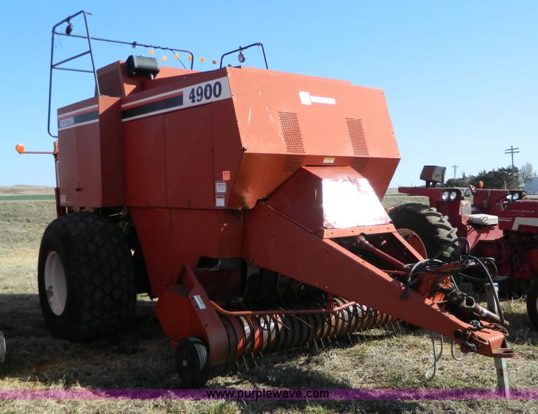 image for item B3537 1990 Hesston 4900 square baler