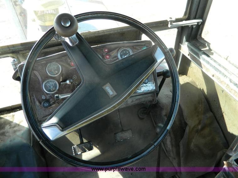 image for item B3545 1979 Versatile 500 tractor