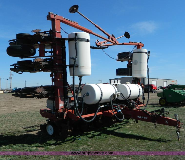 image for item B3582 1997 AGCO White 6122 12 row planter