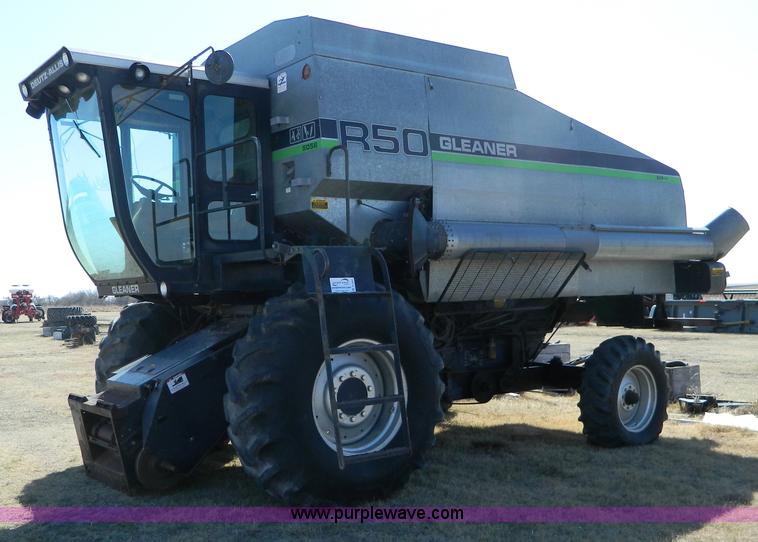 image for item B3583 1989 Gleaner R50 combine