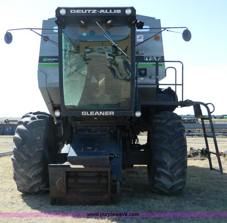image for item B3583 1989 Gleaner R50 combine