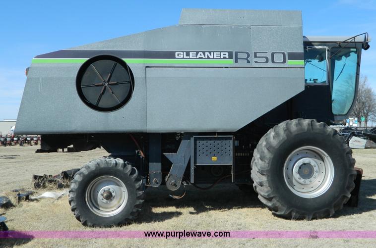 image for item B3583 1989 Gleaner R50 combine