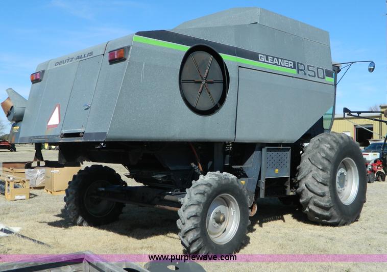 image for item B3583 1989 Gleaner R50 combine