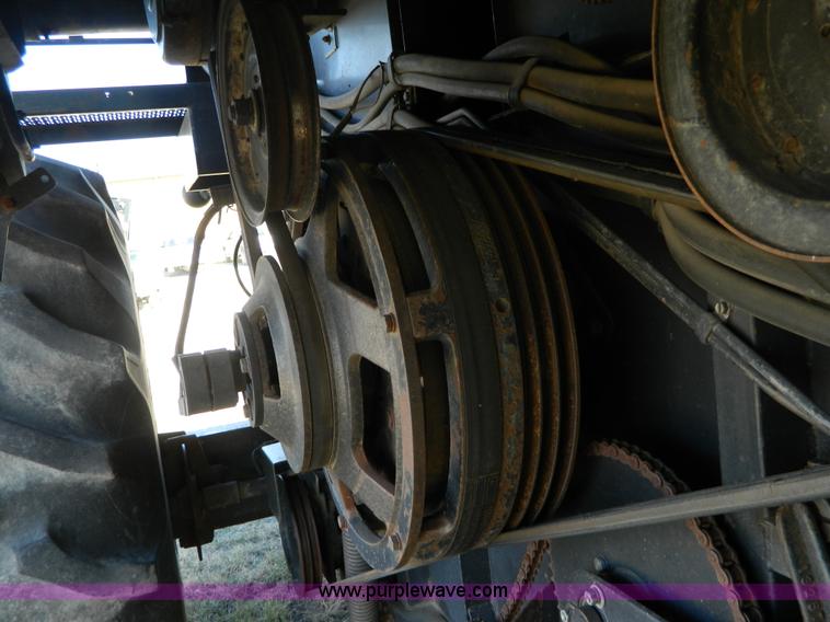 image for item B3583 1989 Gleaner R50 combine