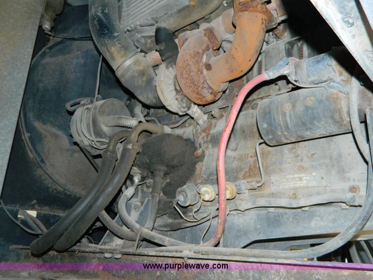 image for item B3583 1989 Gleaner R50 combine