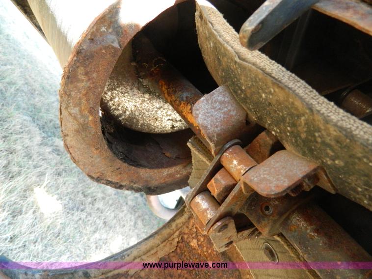 image for item B3583 1989 Gleaner R50 combine