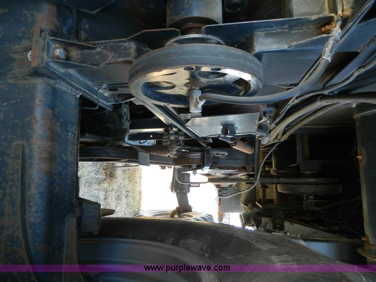 image for item B3583 1989 Gleaner R50 combine