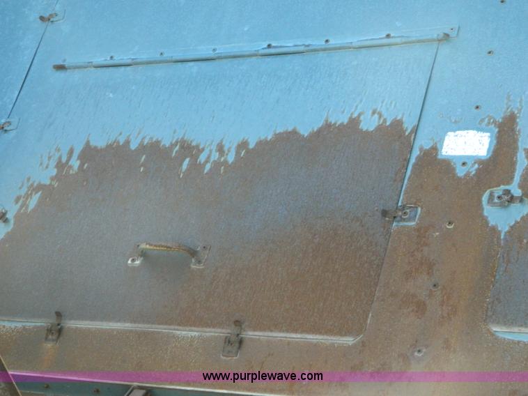 image for item B3583 1989 Gleaner R50 combine