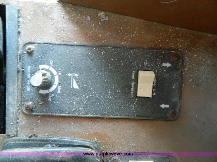 image for item B3583 1989 Gleaner R50 combine